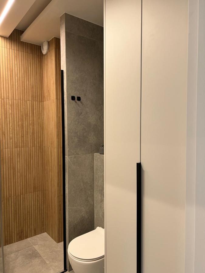 Family & Business Elegant Apartments Ul Lotnicza Centrum Galeria Korona - 1 Bedroom, Terrace, Air Conditioning, Garage - New! Kielce Eksteriør billede